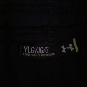 Youth Large black shorts with pockets